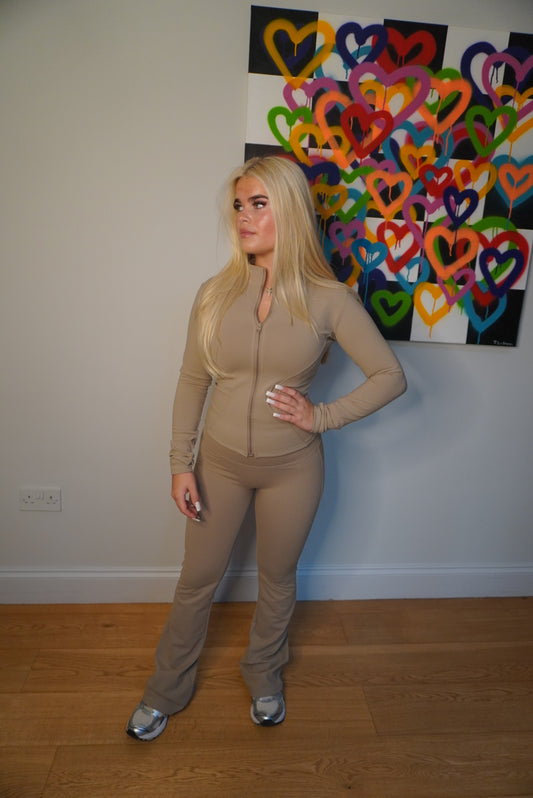 CALI Active Set- Camel