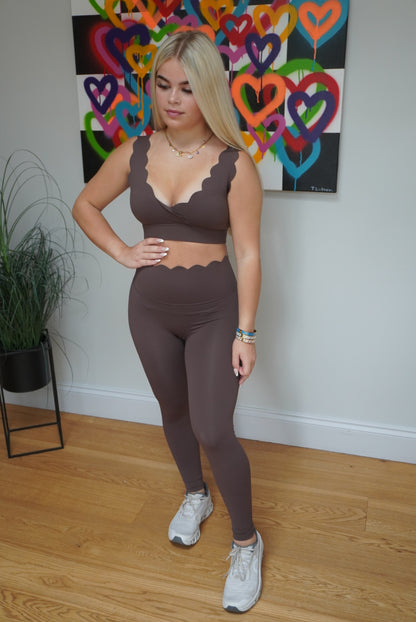 Scallop Gym Set - Brown
